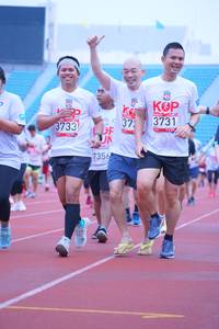 BIB: 3731, 3733, 7356
                            <button type="button" onclick="openModal(5959509)" class="btn btn-primary btn-sm float-right btn-popup" data-toggle="modal" data-target=".modal-high-quality">
                        <i class="fas fa-shopping-cart"></i> Add to Cart
                    </button>
                                            <button type="button" onclick="isThisMe(5959509, true)" class="btn btn-success btn-sm float-right btn-popup btn-isme hidden" data-toggle="tooltip" data-placement="bottom" title="นี่คือรูปของคุณใช่ไหม คลิกที่นี่เพื่อเอาเข้าอัลบั้ม">
                        <i class="fas fa-plus"></i> Add to album
                    </button>
                    <button type="button" onclick="isThisMe(5959509, false)" class="btn btn-warning btn-sm float-right btn-popup btn-isnotme hidden">
                        <i class="fas fa-ban"></i> Remove from album
                    </button>