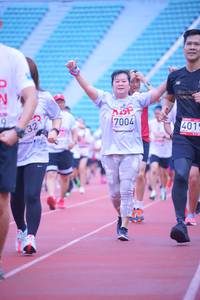 BIB: 7004, 401
                            <button type="button" onclick="openModal(5956943)" class="btn btn-primary btn-sm float-right btn-popup" data-toggle="modal" data-target=".modal-high-quality">
                        <i class="fas fa-shopping-cart"></i> Add to Cart
                    </button>
                                            <button type="button" onclick="isThisMe(5956943, true)" class="btn btn-success btn-sm float-right btn-popup btn-isme hidden" data-toggle="tooltip" data-placement="bottom" title="นี่คือรูปของคุณใช่ไหม คลิกที่นี่เพื่อเอาเข้าอัลบั้ม">
                        <i class="fas fa-plus"></i> Add to album
                    </button>
                    <button type="button" onclick="isThisMe(5956943, false)" class="btn btn-warning btn-sm float-right btn-popup btn-isnotme hidden">
                        <i class="fas fa-ban"></i> Remove from album
                    </button>