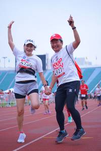 BIB: 4950, 4927
                            <button type="button" onclick="openModal(5966032)" class="btn btn-primary btn-sm float-right btn-popup" data-toggle="modal" data-target=".modal-high-quality">
                        <i class="fas fa-shopping-cart"></i> Add to Cart
                    </button>
                                            <button type="button" onclick="isThisMe(5966032, true)" class="btn btn-success btn-sm float-right btn-popup btn-isme hidden" data-toggle="tooltip" data-placement="bottom" title="นี่คือรูปของคุณใช่ไหม คลิกที่นี่เพื่อเอาเข้าอัลบั้ม">
                        <i class="fas fa-plus"></i> Add to album
                    </button>
                    <button type="button" onclick="isThisMe(5966032, false)" class="btn btn-warning btn-sm float-right btn-popup btn-isnotme hidden">
                        <i class="fas fa-ban"></i> Remove from album
                    </button>