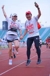 BIB: 4950, 4927
                            <button type="button" onclick="openModal(5966004)" class="btn btn-primary btn-sm float-right btn-popup" data-toggle="modal" data-target=".modal-high-quality">
                        <i class="fas fa-shopping-cart"></i> Add to Cart
                    </button>
                                            <button type="button" onclick="isThisMe(5966004, true)" class="btn btn-success btn-sm float-right btn-popup btn-isme hidden" data-toggle="tooltip" data-placement="bottom" title="นี่คือรูปของคุณใช่ไหม คลิกที่นี่เพื่อเอาเข้าอัลบั้ม">
                        <i class="fas fa-plus"></i> Add to album
                    </button>
                    <button type="button" onclick="isThisMe(5966004, false)" class="btn btn-warning btn-sm float-right btn-popup btn-isnotme hidden">
                        <i class="fas fa-ban"></i> Remove from album
                    </button>