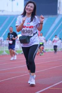 BIB: 8305
                            <button type="button" onclick="openModal(5962282)" class="btn btn-primary btn-sm float-right btn-popup" data-toggle="modal" data-target=".modal-high-quality">
                        <i class="fas fa-shopping-cart"></i> Add to Cart
                    </button>
                                            <button type="button" onclick="isThisMe(5962282, true)" class="btn btn-success btn-sm float-right btn-popup btn-isme hidden" data-toggle="tooltip" data-placement="bottom" title="นี่คือรูปของคุณใช่ไหม คลิกที่นี่เพื่อเอาเข้าอัลบั้ม">
                        <i class="fas fa-plus"></i> Add to album
                    </button>
                    <button type="button" onclick="isThisMe(5962282, false)" class="btn btn-warning btn-sm float-right btn-popup btn-isnotme hidden">
                        <i class="fas fa-ban"></i> Remove from album
                    </button>