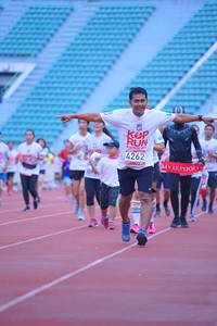 BIB: 4262
                            <button type="button" onclick="openModal(5960364)" class="btn btn-primary btn-sm float-right btn-popup" data-toggle="modal" data-target=".modal-high-quality">
                        <i class="fas fa-shopping-cart"></i> Add to Cart
                    </button>
                                            <button type="button" onclick="isThisMe(5960364, true)" class="btn btn-success btn-sm float-right btn-popup btn-isme hidden" data-toggle="tooltip" data-placement="bottom" title="นี่คือรูปของคุณใช่ไหม คลิกที่นี่เพื่อเอาเข้าอัลบั้ม">
                        <i class="fas fa-plus"></i> Add to album
                    </button>
                    <button type="button" onclick="isThisMe(5960364, false)" class="btn btn-warning btn-sm float-right btn-popup btn-isnotme hidden">
                        <i class="fas fa-ban"></i> Remove from album
                    </button>