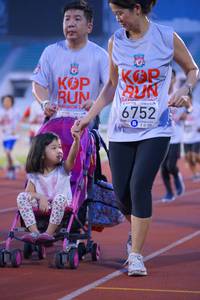 BIB: 6752
                            <button type="button" onclick="openModal(5951660)" class="btn btn-primary btn-sm float-right btn-popup" data-toggle="modal" data-target=".modal-high-quality">
                        <i class="fas fa-shopping-cart"></i> Add to Cart
                    </button>
                                            <button type="button" onclick="isThisMe(5951660, true)" class="btn btn-success btn-sm float-right btn-popup btn-isme hidden" data-toggle="tooltip" data-placement="bottom" title="นี่คือรูปของคุณใช่ไหม คลิกที่นี่เพื่อเอาเข้าอัลบั้ม">
                        <i class="fas fa-plus"></i> Add to album
                    </button>
                    <button type="button" onclick="isThisMe(5951660, false)" class="btn btn-warning btn-sm float-right btn-popup btn-isnotme hidden">
                        <i class="fas fa-ban"></i> Remove from album
                    </button>