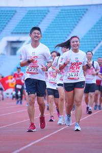 BIB: 2275, 100, 347, 242
                            <button type="button" onclick="openModal(5961069)" class="btn btn-primary btn-sm float-right btn-popup" data-toggle="modal" data-target=".modal-high-quality">
                        <i class="fas fa-shopping-cart"></i> Add to Cart
                    </button>
                                            <button type="button" onclick="isThisMe(5961069, true)" class="btn btn-success btn-sm float-right btn-popup btn-isme hidden" data-toggle="tooltip" data-placement="bottom" title="นี่คือรูปของคุณใช่ไหม คลิกที่นี่เพื่อเอาเข้าอัลบั้ม">
                        <i class="fas fa-plus"></i> Add to album
                    </button>
                    <button type="button" onclick="isThisMe(5961069, false)" class="btn btn-warning btn-sm float-right btn-popup btn-isnotme hidden">
                        <i class="fas fa-ban"></i> Remove from album
                    </button>