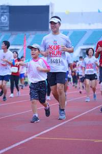 BIB: 209, 8481, 1980
                            <button type="button" onclick="openModal(5960217)" class="btn btn-primary btn-sm float-right btn-popup" data-toggle="modal" data-target=".modal-high-quality">
                        <i class="fas fa-shopping-cart"></i> Add to Cart
                    </button>
                                            <button type="button" onclick="isThisMe(5960217, true)" class="btn btn-success btn-sm float-right btn-popup btn-isme hidden" data-toggle="tooltip" data-placement="bottom" title="นี่คือรูปของคุณใช่ไหม คลิกที่นี่เพื่อเอาเข้าอัลบั้ม">
                        <i class="fas fa-plus"></i> Add to album
                    </button>
                    <button type="button" onclick="isThisMe(5960217, false)" class="btn btn-warning btn-sm float-right btn-popup btn-isnotme hidden">
                        <i class="fas fa-ban"></i> Remove from album
                    </button>