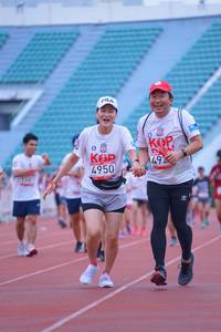 BIB: 4950, 492
                            <button type="button" onclick="openModal(5966005)" class="btn btn-primary btn-sm float-right btn-popup" data-toggle="modal" data-target=".modal-high-quality">
                        <i class="fas fa-shopping-cart"></i> Add to Cart
                    </button>
                                            <button type="button" onclick="isThisMe(5966005, true)" class="btn btn-success btn-sm float-right btn-popup btn-isme hidden" data-toggle="tooltip" data-placement="bottom" title="นี่คือรูปของคุณใช่ไหม คลิกที่นี่เพื่อเอาเข้าอัลบั้ม">
                        <i class="fas fa-plus"></i> Add to album
                    </button>
                    <button type="button" onclick="isThisMe(5966005, false)" class="btn btn-warning btn-sm float-right btn-popup btn-isnotme hidden">
                        <i class="fas fa-ban"></i> Remove from album
                    </button>