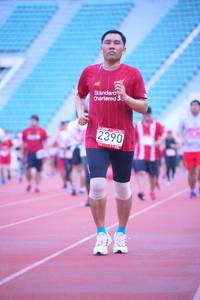 BIB: 2390
                            <button type="button" onclick="openModal(5957298)" class="btn btn-primary btn-sm float-right btn-popup" data-toggle="modal" data-target=".modal-high-quality">
                        <i class="fas fa-shopping-cart"></i> Add to Cart
                    </button>
                                            <button type="button" onclick="isThisMe(5957298, true)" class="btn btn-success btn-sm float-right btn-popup btn-isme hidden" data-toggle="tooltip" data-placement="bottom" title="นี่คือรูปของคุณใช่ไหม คลิกที่นี่เพื่อเอาเข้าอัลบั้ม">
                        <i class="fas fa-plus"></i> Add to album
                    </button>
                    <button type="button" onclick="isThisMe(5957298, false)" class="btn btn-warning btn-sm float-right btn-popup btn-isnotme hidden">
                        <i class="fas fa-ban"></i> Remove from album
                    </button>