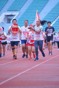 BIB: 3166, 876, 1369
                            <button type="button" onclick="openModal(5963325)" class="btn btn-primary btn-sm float-right btn-popup" data-toggle="modal" data-target=".modal-high-quality">
                        <i class="fas fa-shopping-cart"></i> Add to Cart
                    </button>
                                            <button type="button" onclick="isThisMe(5963325, true)" class="btn btn-success btn-sm float-right btn-popup btn-isme hidden" data-toggle="tooltip" data-placement="bottom" title="นี่คือรูปของคุณใช่ไหม คลิกที่นี่เพื่อเอาเข้าอัลบั้ม">
                        <i class="fas fa-plus"></i> Add to album
                    </button>
                    <button type="button" onclick="isThisMe(5963325, false)" class="btn btn-warning btn-sm float-right btn-popup btn-isnotme hidden">
                        <i class="fas fa-ban"></i> Remove from album
                    </button>