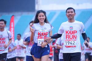 BIB: 1942
                            <button type="button" onclick="openModal(5961328)" class="btn btn-primary btn-sm float-right btn-popup" data-toggle="modal" data-target=".modal-high-quality">
                        <i class="fas fa-shopping-cart"></i> Add to Cart
                    </button>
                                            <button type="button" onclick="isThisMe(5961328, true)" class="btn btn-success btn-sm float-right btn-popup btn-isme hidden" data-toggle="tooltip" data-placement="bottom" title="นี่คือรูปของคุณใช่ไหม คลิกที่นี่เพื่อเอาเข้าอัลบั้ม">
                        <i class="fas fa-plus"></i> Add to album
                    </button>
                    <button type="button" onclick="isThisMe(5961328, false)" class="btn btn-warning btn-sm float-right btn-popup btn-isnotme hidden">
                        <i class="fas fa-ban"></i> Remove from album
                    </button>