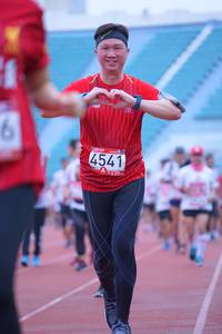 BIB: 4541
                            <button type="button" onclick="openModal(5963398)" class="btn btn-primary btn-sm float-right btn-popup" data-toggle="modal" data-target=".modal-high-quality">
                        <i class="fas fa-shopping-cart"></i> Add to Cart
                    </button>
                                            <button type="button" onclick="isThisMe(5963398, true)" class="btn btn-success btn-sm float-right btn-popup btn-isme hidden" data-toggle="tooltip" data-placement="bottom" title="นี่คือรูปของคุณใช่ไหม คลิกที่นี่เพื่อเอาเข้าอัลบั้ม">
                        <i class="fas fa-plus"></i> Add to album
                    </button>
                    <button type="button" onclick="isThisMe(5963398, false)" class="btn btn-warning btn-sm float-right btn-popup btn-isnotme hidden">
                        <i class="fas fa-ban"></i> Remove from album
                    </button>