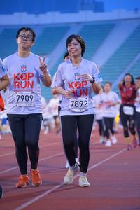 BIB: 7892, 2019, 7909
                            <button type="button" onclick="openModal(5952545)" class="btn btn-primary btn-sm float-right btn-popup" data-toggle="modal" data-target=".modal-high-quality">
                        <i class="fas fa-shopping-cart"></i> Add to Cart
                    </button>
                                            <button type="button" onclick="isThisMe(5952545, true)" class="btn btn-success btn-sm float-right btn-popup btn-isme hidden" data-toggle="tooltip" data-placement="bottom" title="นี่คือรูปของคุณใช่ไหม คลิกที่นี่เพื่อเอาเข้าอัลบั้ม">
                        <i class="fas fa-plus"></i> Add to album
                    </button>
                    <button type="button" onclick="isThisMe(5952545, false)" class="btn btn-warning btn-sm float-right btn-popup btn-isnotme hidden">
                        <i class="fas fa-ban"></i> Remove from album
                    </button>