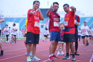 BIB: 385, 1179, 175
                            <button type="button" onclick="openModal(5961426)" class="btn btn-primary btn-sm float-right btn-popup" data-toggle="modal" data-target=".modal-high-quality">
                        <i class="fas fa-shopping-cart"></i> Add to Cart
                    </button>
                                            <button type="button" onclick="isThisMe(5961426, true)" class="btn btn-success btn-sm float-right btn-popup btn-isme hidden" data-toggle="tooltip" data-placement="bottom" title="นี่คือรูปของคุณใช่ไหม คลิกที่นี่เพื่อเอาเข้าอัลบั้ม">
                        <i class="fas fa-plus"></i> Add to album
                    </button>
                    <button type="button" onclick="isThisMe(5961426, false)" class="btn btn-warning btn-sm float-right btn-popup btn-isnotme hidden">
                        <i class="fas fa-ban"></i> Remove from album
                    </button>