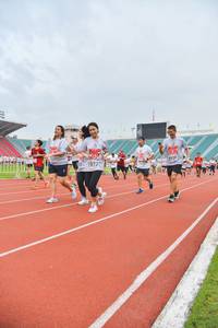 BIB: 7872, 1928, 357872
                            <button type="button" onclick="openModal(5986803)" class="btn btn-primary btn-sm float-right btn-popup" data-toggle="modal" data-target=".modal-high-quality">
                        <i class="fas fa-shopping-cart"></i> Add to Cart
                    </button>
                                            <button type="button" onclick="isThisMe(5986803, true)" class="btn btn-success btn-sm float-right btn-popup btn-isme hidden" data-toggle="tooltip" data-placement="bottom" title="นี่คือรูปของคุณใช่ไหม คลิกที่นี่เพื่อเอาเข้าอัลบั้ม">
                        <i class="fas fa-plus"></i> Add to album
                    </button>
                    <button type="button" onclick="isThisMe(5986803, false)" class="btn btn-warning btn-sm float-right btn-popup btn-isnotme hidden">
                        <i class="fas fa-ban"></i> Remove from album
                    </button>