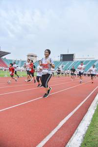 BIB: 8773
                            <button type="button" onclick="openModal(5985478)" class="btn btn-primary btn-sm float-right btn-popup" data-toggle="modal" data-target=".modal-high-quality">
                        <i class="fas fa-shopping-cart"></i> Add to Cart
                    </button>
                                            <button type="button" onclick="isThisMe(5985478, true)" class="btn btn-success btn-sm float-right btn-popup btn-isme hidden" data-toggle="tooltip" data-placement="bottom" title="นี่คือรูปของคุณใช่ไหม คลิกที่นี่เพื่อเอาเข้าอัลบั้ม">
                        <i class="fas fa-plus"></i> Add to album
                    </button>
                    <button type="button" onclick="isThisMe(5985478, false)" class="btn btn-warning btn-sm float-right btn-popup btn-isnotme hidden">
                        <i class="fas fa-ban"></i> Remove from album
                    </button>