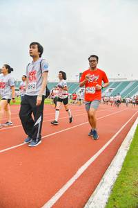 BIB: 892, 4945
                            <button type="button" onclick="openModal(5988556)" class="btn btn-primary btn-sm float-right btn-popup" data-toggle="modal" data-target=".modal-high-quality">
                        <i class="fas fa-shopping-cart"></i> Add to Cart
                    </button>
                                            <button type="button" onclick="isThisMe(5988556, true)" class="btn btn-success btn-sm float-right btn-popup btn-isme hidden" data-toggle="tooltip" data-placement="bottom" title="นี่คือรูปของคุณใช่ไหม คลิกที่นี่เพื่อเอาเข้าอัลบั้ม">
                        <i class="fas fa-plus"></i> Add to album
                    </button>
                    <button type="button" onclick="isThisMe(5988556, false)" class="btn btn-warning btn-sm float-right btn-popup btn-isnotme hidden">
                        <i class="fas fa-ban"></i> Remove from album
                    </button>