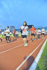 BIB: 6536
                            <button type="button" onclick="openModal(5983234)" class="btn btn-primary btn-sm float-right btn-popup" data-toggle="modal" data-target=".modal-high-quality">
                        <i class="fas fa-shopping-cart"></i> Add to Cart
                    </button>
                                            <button type="button" onclick="isThisMe(5983234, true)" class="btn btn-success btn-sm float-right btn-popup btn-isme hidden" data-toggle="tooltip" data-placement="bottom" title="นี่คือรูปของคุณใช่ไหม คลิกที่นี่เพื่อเอาเข้าอัลบั้ม">
                        <i class="fas fa-plus"></i> Add to album
                    </button>
                    <button type="button" onclick="isThisMe(5983234, false)" class="btn btn-warning btn-sm float-right btn-popup btn-isnotme hidden">
                        <i class="fas fa-ban"></i> Remove from album
                    </button>