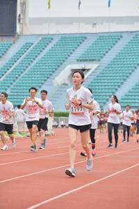 BIB: 1197
                            <button type="button" onclick="openModal(5964209)" class="btn btn-primary btn-sm float-right btn-popup" data-toggle="modal" data-target=".modal-high-quality">
                        <i class="fas fa-shopping-cart"></i> Add to Cart
                    </button>
                                            <button type="button" onclick="isThisMe(5964209, true)" class="btn btn-success btn-sm float-right btn-popup btn-isme hidden" data-toggle="tooltip" data-placement="bottom" title="นี่คือรูปของคุณใช่ไหม คลิกที่นี่เพื่อเอาเข้าอัลบั้ม">
                        <i class="fas fa-plus"></i> Add to album
                    </button>
                    <button type="button" onclick="isThisMe(5964209, false)" class="btn btn-warning btn-sm float-right btn-popup btn-isnotme hidden">
                        <i class="fas fa-ban"></i> Remove from album
                    </button>