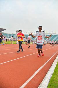 BIB: 1295
                            <button type="button" onclick="openModal(5990013)" class="btn btn-primary btn-sm float-right btn-popup" data-toggle="modal" data-target=".modal-high-quality">
                        <i class="fas fa-shopping-cart"></i> Add to Cart
                    </button>
                                            <button type="button" onclick="isThisMe(5990013, true)" class="btn btn-success btn-sm float-right btn-popup btn-isme hidden" data-toggle="tooltip" data-placement="bottom" title="นี่คือรูปของคุณใช่ไหม คลิกที่นี่เพื่อเอาเข้าอัลบั้ม">
                        <i class="fas fa-plus"></i> Add to album
                    </button>
                    <button type="button" onclick="isThisMe(5990013, false)" class="btn btn-warning btn-sm float-right btn-popup btn-isnotme hidden">
                        <i class="fas fa-ban"></i> Remove from album
                    </button>