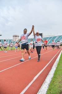 BIB: 1966, 6767
                            <button type="button" onclick="openModal(5986124)" class="btn btn-primary btn-sm float-right btn-popup" data-toggle="modal" data-target=".modal-high-quality">
                        <i class="fas fa-shopping-cart"></i> Add to Cart
                    </button>
                                            <button type="button" onclick="isThisMe(5986124, true)" class="btn btn-success btn-sm float-right btn-popup btn-isme hidden" data-toggle="tooltip" data-placement="bottom" title="นี่คือรูปของคุณใช่ไหม คลิกที่นี่เพื่อเอาเข้าอัลบั้ม">
                        <i class="fas fa-plus"></i> Add to album
                    </button>
                    <button type="button" onclick="isThisMe(5986124, false)" class="btn btn-warning btn-sm float-right btn-popup btn-isnotme hidden">
                        <i class="fas fa-ban"></i> Remove from album
                    </button>