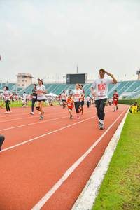 BIB: 1906, 906
                            <button type="button" onclick="openModal(5989576)" class="btn btn-primary btn-sm float-right btn-popup" data-toggle="modal" data-target=".modal-high-quality">
                        <i class="fas fa-shopping-cart"></i> Add to Cart
                    </button>
                                            <button type="button" onclick="isThisMe(5989576, true)" class="btn btn-success btn-sm float-right btn-popup btn-isme hidden" data-toggle="tooltip" data-placement="bottom" title="นี่คือรูปของคุณใช่ไหม คลิกที่นี่เพื่อเอาเข้าอัลบั้ม">
                        <i class="fas fa-plus"></i> Add to album
                    </button>
                    <button type="button" onclick="isThisMe(5989576, false)" class="btn btn-warning btn-sm float-right btn-popup btn-isnotme hidden">
                        <i class="fas fa-ban"></i> Remove from album
                    </button>