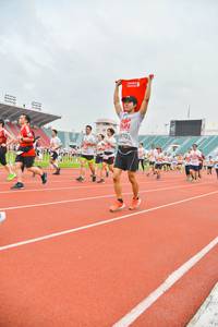 BIB: 870
                            <button type="button" onclick="openModal(5987801)" class="btn btn-primary btn-sm float-right btn-popup" data-toggle="modal" data-target=".modal-high-quality">
                        <i class="fas fa-shopping-cart"></i> Add to Cart
                    </button>
                                            <button type="button" onclick="isThisMe(5987801, true)" class="btn btn-success btn-sm float-right btn-popup btn-isme hidden" data-toggle="tooltip" data-placement="bottom" title="นี่คือรูปของคุณใช่ไหม คลิกที่นี่เพื่อเอาเข้าอัลบั้ม">
                        <i class="fas fa-plus"></i> Add to album
                    </button>
                    <button type="button" onclick="isThisMe(5987801, false)" class="btn btn-warning btn-sm float-right btn-popup btn-isnotme hidden">
                        <i class="fas fa-ban"></i> Remove from album
                    </button>