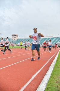 BIB: 7194
                            <button type="button" onclick="openModal(5986745)" class="btn btn-primary btn-sm float-right btn-popup" data-toggle="modal" data-target=".modal-high-quality">
                        <i class="fas fa-shopping-cart"></i> Add to Cart
                    </button>
                                            <button type="button" onclick="isThisMe(5986745, true)" class="btn btn-success btn-sm float-right btn-popup btn-isme hidden" data-toggle="tooltip" data-placement="bottom" title="นี่คือรูปของคุณใช่ไหม คลิกที่นี่เพื่อเอาเข้าอัลบั้ม">
                        <i class="fas fa-plus"></i> Add to album
                    </button>
                    <button type="button" onclick="isThisMe(5986745, false)" class="btn btn-warning btn-sm float-right btn-popup btn-isnotme hidden">
                        <i class="fas fa-ban"></i> Remove from album
                    </button>