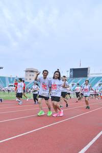 BIB: 7611, 7610
                            <button type="button" onclick="openModal(5994167)" class="btn btn-primary btn-sm float-right btn-popup" data-toggle="modal" data-target=".modal-high-quality">
                        <i class="fas fa-shopping-cart"></i> Add to Cart
                    </button>
                                            <button type="button" onclick="isThisMe(5994167, true)" class="btn btn-success btn-sm float-right btn-popup btn-isme hidden" data-toggle="tooltip" data-placement="bottom" title="นี่คือรูปของคุณใช่ไหม คลิกที่นี่เพื่อเอาเข้าอัลบั้ม">
                        <i class="fas fa-plus"></i> Add to album
                    </button>
                    <button type="button" onclick="isThisMe(5994167, false)" class="btn btn-warning btn-sm float-right btn-popup btn-isnotme hidden">
                        <i class="fas fa-ban"></i> Remove from album
                    </button>