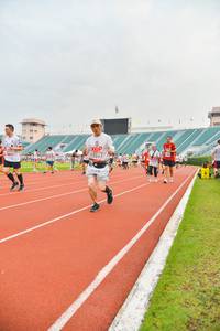 BIB: 1886
                            <button type="button" onclick="openModal(5988112)" class="btn btn-primary btn-sm float-right btn-popup" data-toggle="modal" data-target=".modal-high-quality">
                        <i class="fas fa-shopping-cart"></i> Add to Cart
                    </button>
                                            <button type="button" onclick="isThisMe(5988112, true)" class="btn btn-success btn-sm float-right btn-popup btn-isme hidden" data-toggle="tooltip" data-placement="bottom" title="นี่คือรูปของคุณใช่ไหม คลิกที่นี่เพื่อเอาเข้าอัลบั้ม">
                        <i class="fas fa-plus"></i> Add to album
                    </button>
                    <button type="button" onclick="isThisMe(5988112, false)" class="btn btn-warning btn-sm float-right btn-popup btn-isnotme hidden">
                        <i class="fas fa-ban"></i> Remove from album
                    </button>