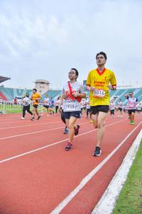 BIB: 5016, 7918
                            <button type="button" onclick="openModal(5985358)" class="btn btn-primary btn-sm float-right btn-popup" data-toggle="modal" data-target=".modal-high-quality">
                        <i class="fas fa-shopping-cart"></i> Add to Cart
                    </button>
                                            <button type="button" onclick="isThisMe(5985358, true)" class="btn btn-success btn-sm float-right btn-popup btn-isme hidden" data-toggle="tooltip" data-placement="bottom" title="นี่คือรูปของคุณใช่ไหม คลิกที่นี่เพื่อเอาเข้าอัลบั้ม">
                        <i class="fas fa-plus"></i> Add to album
                    </button>
                    <button type="button" onclick="isThisMe(5985358, false)" class="btn btn-warning btn-sm float-right btn-popup btn-isnotme hidden">
                        <i class="fas fa-ban"></i> Remove from album
                    </button>