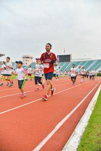 BIB: 175
                            <button type="button" onclick="openModal(5987977)" class="btn btn-primary btn-sm float-right btn-popup" data-toggle="modal" data-target=".modal-high-quality">
                        <i class="fas fa-shopping-cart"></i> Add to Cart
                    </button>
                                            <button type="button" onclick="isThisMe(5987977, true)" class="btn btn-success btn-sm float-right btn-popup btn-isme hidden" data-toggle="tooltip" data-placement="bottom" title="นี่คือรูปของคุณใช่ไหม คลิกที่นี่เพื่อเอาเข้าอัลบั้ม">
                        <i class="fas fa-plus"></i> Add to album
                    </button>
                    <button type="button" onclick="isThisMe(5987977, false)" class="btn btn-warning btn-sm float-right btn-popup btn-isnotme hidden">
                        <i class="fas fa-ban"></i> Remove from album
                    </button>