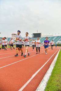 BIB: 8203, 3204, 782, 13204
                            <button type="button" onclick="openModal(5988653)" class="btn btn-primary btn-sm float-right btn-popup" data-toggle="modal" data-target=".modal-high-quality">
                        <i class="fas fa-shopping-cart"></i> Add to Cart
                    </button>
                                            <button type="button" onclick="isThisMe(5988653, true)" class="btn btn-success btn-sm float-right btn-popup btn-isme hidden" data-toggle="tooltip" data-placement="bottom" title="นี่คือรูปของคุณใช่ไหม คลิกที่นี่เพื่อเอาเข้าอัลบั้ม">
                        <i class="fas fa-plus"></i> Add to album
                    </button>
                    <button type="button" onclick="isThisMe(5988653, false)" class="btn btn-warning btn-sm float-right btn-popup btn-isnotme hidden">
                        <i class="fas fa-ban"></i> Remove from album
                    </button>