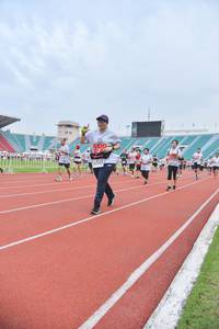 BIB: 3545
                            <button type="button" onclick="openModal(5985470)" class="btn btn-primary btn-sm float-right btn-popup" data-toggle="modal" data-target=".modal-high-quality">
                        <i class="fas fa-shopping-cart"></i> Add to Cart
                    </button>
                                            <button type="button" onclick="isThisMe(5985470, true)" class="btn btn-success btn-sm float-right btn-popup btn-isme hidden" data-toggle="tooltip" data-placement="bottom" title="นี่คือรูปของคุณใช่ไหม คลิกที่นี่เพื่อเอาเข้าอัลบั้ม">
                        <i class="fas fa-plus"></i> Add to album
                    </button>
                    <button type="button" onclick="isThisMe(5985470, false)" class="btn btn-warning btn-sm float-right btn-popup btn-isnotme hidden">
                        <i class="fas fa-ban"></i> Remove from album
                    </button>