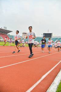 BIB: 5399
                            <button type="button" onclick="openModal(5990017)" class="btn btn-primary btn-sm float-right btn-popup" data-toggle="modal" data-target=".modal-high-quality">
                        <i class="fas fa-shopping-cart"></i> Add to Cart
                    </button>
                                            <button type="button" onclick="isThisMe(5990017, true)" class="btn btn-success btn-sm float-right btn-popup btn-isme hidden" data-toggle="tooltip" data-placement="bottom" title="นี่คือรูปของคุณใช่ไหม คลิกที่นี่เพื่อเอาเข้าอัลบั้ม">
                        <i class="fas fa-plus"></i> Add to album
                    </button>
                    <button type="button" onclick="isThisMe(5990017, false)" class="btn btn-warning btn-sm float-right btn-popup btn-isnotme hidden">
                        <i class="fas fa-ban"></i> Remove from album
                    </button>