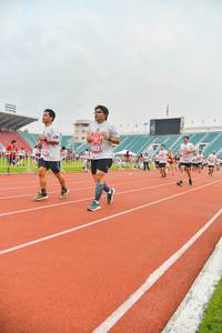 BIB: 123
                            <button type="button" onclick="openModal(5989161)" class="btn btn-primary btn-sm float-right btn-popup" data-toggle="modal" data-target=".modal-high-quality">
                        <i class="fas fa-shopping-cart"></i> Add to Cart
                    </button>
                                            <button type="button" onclick="isThisMe(5989161, true)" class="btn btn-success btn-sm float-right btn-popup btn-isme hidden" data-toggle="tooltip" data-placement="bottom" title="นี่คือรูปของคุณใช่ไหม คลิกที่นี่เพื่อเอาเข้าอัลบั้ม">
                        <i class="fas fa-plus"></i> Add to album
                    </button>
                    <button type="button" onclick="isThisMe(5989161, false)" class="btn btn-warning btn-sm float-right btn-popup btn-isnotme hidden">
                        <i class="fas fa-ban"></i> Remove from album
                    </button>