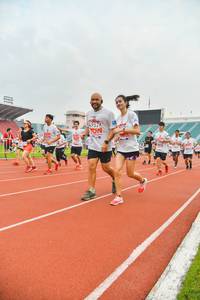 BIB: 4957
                            <button type="button" onclick="openModal(5989182)" class="btn btn-primary btn-sm float-right btn-popup" data-toggle="modal" data-target=".modal-high-quality">
                        <i class="fas fa-shopping-cart"></i> Add to Cart
                    </button>
                                            <button type="button" onclick="isThisMe(5989182, true)" class="btn btn-success btn-sm float-right btn-popup btn-isme hidden" data-toggle="tooltip" data-placement="bottom" title="นี่คือรูปของคุณใช่ไหม คลิกที่นี่เพื่อเอาเข้าอัลบั้ม">
                        <i class="fas fa-plus"></i> Add to album
                    </button>
                    <button type="button" onclick="isThisMe(5989182, false)" class="btn btn-warning btn-sm float-right btn-popup btn-isnotme hidden">
                        <i class="fas fa-ban"></i> Remove from album
                    </button>