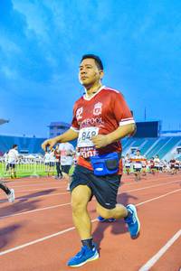 BIB: 840
                            <button type="button" onclick="openModal(5983215)" class="btn btn-primary btn-sm float-right btn-popup" data-toggle="modal" data-target=".modal-high-quality">
                        <i class="fas fa-shopping-cart"></i> Add to Cart
                    </button>
                                            <button type="button" onclick="isThisMe(5983215, true)" class="btn btn-success btn-sm float-right btn-popup btn-isme hidden" data-toggle="tooltip" data-placement="bottom" title="นี่คือรูปของคุณใช่ไหม คลิกที่นี่เพื่อเอาเข้าอัลบั้ม">
                        <i class="fas fa-plus"></i> Add to album
                    </button>
                    <button type="button" onclick="isThisMe(5983215, false)" class="btn btn-warning btn-sm float-right btn-popup btn-isnotme hidden">
                        <i class="fas fa-ban"></i> Remove from album
                    </button>