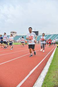 BIB: 1995
                            <button type="button" onclick="openModal(5986033)" class="btn btn-primary btn-sm float-right btn-popup" data-toggle="modal" data-target=".modal-high-quality">
                        <i class="fas fa-shopping-cart"></i> Add to Cart
                    </button>
                                            <button type="button" onclick="isThisMe(5986033, true)" class="btn btn-success btn-sm float-right btn-popup btn-isme hidden" data-toggle="tooltip" data-placement="bottom" title="นี่คือรูปของคุณใช่ไหม คลิกที่นี่เพื่อเอาเข้าอัลบั้ม">
                        <i class="fas fa-plus"></i> Add to album
                    </button>
                    <button type="button" onclick="isThisMe(5986033, false)" class="btn btn-warning btn-sm float-right btn-popup btn-isnotme hidden">
                        <i class="fas fa-ban"></i> Remove from album
                    </button>