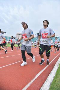 BIB: 8982, 7628
                            <button type="button" onclick="openModal(5985611)" class="btn btn-primary btn-sm float-right btn-popup" data-toggle="modal" data-target=".modal-high-quality">
                        <i class="fas fa-shopping-cart"></i> Add to Cart
                    </button>
                                            <button type="button" onclick="isThisMe(5985611, true)" class="btn btn-success btn-sm float-right btn-popup btn-isme hidden" data-toggle="tooltip" data-placement="bottom" title="นี่คือรูปของคุณใช่ไหม คลิกที่นี่เพื่อเอาเข้าอัลบั้ม">
                        <i class="fas fa-plus"></i> Add to album
                    </button>
                    <button type="button" onclick="isThisMe(5985611, false)" class="btn btn-warning btn-sm float-right btn-popup btn-isnotme hidden">
                        <i class="fas fa-ban"></i> Remove from album
                    </button>