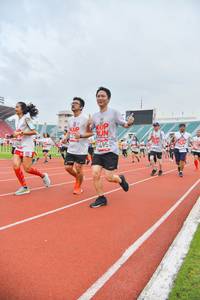 BIB: 1495
                            <button type="button" onclick="openModal(5986889)" class="btn btn-primary btn-sm float-right btn-popup" data-toggle="modal" data-target=".modal-high-quality">
                        <i class="fas fa-shopping-cart"></i> Add to Cart
                    </button>
                                            <button type="button" onclick="isThisMe(5986889, true)" class="btn btn-success btn-sm float-right btn-popup btn-isme hidden" data-toggle="tooltip" data-placement="bottom" title="นี่คือรูปของคุณใช่ไหม คลิกที่นี่เพื่อเอาเข้าอัลบั้ม">
                        <i class="fas fa-plus"></i> Add to album
                    </button>
                    <button type="button" onclick="isThisMe(5986889, false)" class="btn btn-warning btn-sm float-right btn-popup btn-isnotme hidden">
                        <i class="fas fa-ban"></i> Remove from album
                    </button>