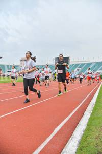 BIB: 762
                            <button type="button" onclick="openModal(5986702)" class="btn btn-primary btn-sm float-right btn-popup" data-toggle="modal" data-target=".modal-high-quality">
                        <i class="fas fa-shopping-cart"></i> Add to Cart
                    </button>
                                            <button type="button" onclick="isThisMe(5986702, true)" class="btn btn-success btn-sm float-right btn-popup btn-isme hidden" data-toggle="tooltip" data-placement="bottom" title="นี่คือรูปของคุณใช่ไหม คลิกที่นี่เพื่อเอาเข้าอัลบั้ม">
                        <i class="fas fa-plus"></i> Add to album
                    </button>
                    <button type="button" onclick="isThisMe(5986702, false)" class="btn btn-warning btn-sm float-right btn-popup btn-isnotme hidden">
                        <i class="fas fa-ban"></i> Remove from album
                    </button>