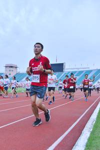 BIB: 6095, 095
                            <button type="button" onclick="openModal(5983462)" class="btn btn-primary btn-sm float-right btn-popup" data-toggle="modal" data-target=".modal-high-quality">
                        <i class="fas fa-shopping-cart"></i> Add to Cart
                    </button>
                                            <button type="button" onclick="isThisMe(5983462, true)" class="btn btn-success btn-sm float-right btn-popup btn-isme hidden" data-toggle="tooltip" data-placement="bottom" title="นี่คือรูปของคุณใช่ไหม คลิกที่นี่เพื่อเอาเข้าอัลบั้ม">
                        <i class="fas fa-plus"></i> Add to album
                    </button>
                    <button type="button" onclick="isThisMe(5983462, false)" class="btn btn-warning btn-sm float-right btn-popup btn-isnotme hidden">
                        <i class="fas fa-ban"></i> Remove from album
                    </button>