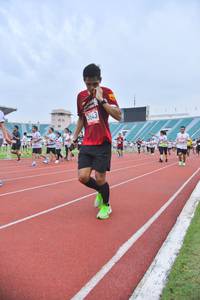 BIB: 3643
                            <button type="button" onclick="openModal(5994233)" class="btn btn-primary btn-sm float-right btn-popup" data-toggle="modal" data-target=".modal-high-quality">
                        <i class="fas fa-shopping-cart"></i> Add to Cart
                    </button>
                                            <button type="button" onclick="isThisMe(5994233, true)" class="btn btn-success btn-sm float-right btn-popup btn-isme hidden" data-toggle="tooltip" data-placement="bottom" title="นี่คือรูปของคุณใช่ไหม คลิกที่นี่เพื่อเอาเข้าอัลบั้ม">
                        <i class="fas fa-plus"></i> Add to album
                    </button>
                    <button type="button" onclick="isThisMe(5994233, false)" class="btn btn-warning btn-sm float-right btn-popup btn-isnotme hidden">
                        <i class="fas fa-ban"></i> Remove from album
                    </button>