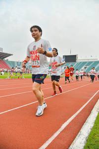 BIB: 685
                            <button type="button" onclick="openModal(5989382)" class="btn btn-primary btn-sm float-right btn-popup" data-toggle="modal" data-target=".modal-high-quality">
                        <i class="fas fa-shopping-cart"></i> Add to Cart
                    </button>
                                            <button type="button" onclick="isThisMe(5989382, true)" class="btn btn-success btn-sm float-right btn-popup btn-isme hidden" data-toggle="tooltip" data-placement="bottom" title="นี่คือรูปของคุณใช่ไหม คลิกที่นี่เพื่อเอาเข้าอัลบั้ม">
                        <i class="fas fa-plus"></i> Add to album
                    </button>
                    <button type="button" onclick="isThisMe(5989382, false)" class="btn btn-warning btn-sm float-right btn-popup btn-isnotme hidden">
                        <i class="fas fa-ban"></i> Remove from album
                    </button>