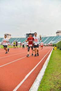 BIB: 3927, , 639, 305
                            <button type="button" onclick="openModal(5988067)" class="btn btn-primary btn-sm float-right btn-popup" data-toggle="modal" data-target=".modal-high-quality">
                        <i class="fas fa-shopping-cart"></i> Add to Cart
                    </button>
                                            <button type="button" onclick="isThisMe(5988067, true)" class="btn btn-success btn-sm float-right btn-popup btn-isme hidden" data-toggle="tooltip" data-placement="bottom" title="นี่คือรูปของคุณใช่ไหม คลิกที่นี่เพื่อเอาเข้าอัลบั้ม">
                        <i class="fas fa-plus"></i> Add to album
                    </button>
                    <button type="button" onclick="isThisMe(5988067, false)" class="btn btn-warning btn-sm float-right btn-popup btn-isnotme hidden">
                        <i class="fas fa-ban"></i> Remove from album
                    </button>