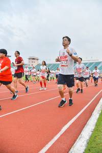 BIB: 2612, 495
                            <button type="button" onclick="openModal(5986886)" class="btn btn-primary btn-sm float-right btn-popup" data-toggle="modal" data-target=".modal-high-quality">
                        <i class="fas fa-shopping-cart"></i> Add to Cart
                    </button>
                                            <button type="button" onclick="isThisMe(5986886, true)" class="btn btn-success btn-sm float-right btn-popup btn-isme hidden" data-toggle="tooltip" data-placement="bottom" title="นี่คือรูปของคุณใช่ไหม คลิกที่นี่เพื่อเอาเข้าอัลบั้ม">
                        <i class="fas fa-plus"></i> Add to album
                    </button>
                    <button type="button" onclick="isThisMe(5986886, false)" class="btn btn-warning btn-sm float-right btn-popup btn-isnotme hidden">
                        <i class="fas fa-ban"></i> Remove from album
                    </button>