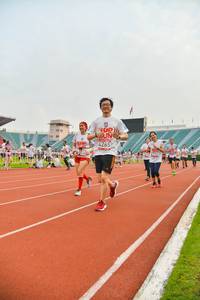 BIB: 4265
                            <button type="button" onclick="openModal(5990660)" class="btn btn-primary btn-sm float-right btn-popup" data-toggle="modal" data-target=".modal-high-quality">
                        <i class="fas fa-shopping-cart"></i> Add to Cart
                    </button>
                                            <button type="button" onclick="isThisMe(5990660, true)" class="btn btn-success btn-sm float-right btn-popup btn-isme hidden" data-toggle="tooltip" data-placement="bottom" title="นี่คือรูปของคุณใช่ไหม คลิกที่นี่เพื่อเอาเข้าอัลบั้ม">
                        <i class="fas fa-plus"></i> Add to album
                    </button>
                    <button type="button" onclick="isThisMe(5990660, false)" class="btn btn-warning btn-sm float-right btn-popup btn-isnotme hidden">
                        <i class="fas fa-ban"></i> Remove from album
                    </button>