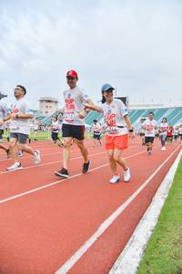 BIB: 2418, 4244, 
                            <button type="button" onclick="openModal(5986017)" class="btn btn-primary btn-sm float-right btn-popup" data-toggle="modal" data-target=".modal-high-quality">
                        <i class="fas fa-shopping-cart"></i> Add to Cart
                    </button>
                                            <button type="button" onclick="isThisMe(5986017, true)" class="btn btn-success btn-sm float-right btn-popup btn-isme hidden" data-toggle="tooltip" data-placement="bottom" title="นี่คือรูปของคุณใช่ไหม คลิกที่นี่เพื่อเอาเข้าอัลบั้ม">
                        <i class="fas fa-plus"></i> Add to album
                    </button>
                    <button type="button" onclick="isThisMe(5986017, false)" class="btn btn-warning btn-sm float-right btn-popup btn-isnotme hidden">
                        <i class="fas fa-ban"></i> Remove from album
                    </button>