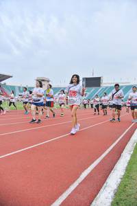 BIB: 6276, 6776
                            <button type="button" onclick="openModal(5985341)" class="btn btn-primary btn-sm float-right btn-popup" data-toggle="modal" data-target=".modal-high-quality">
                        <i class="fas fa-shopping-cart"></i> Add to Cart
                    </button>
                                            <button type="button" onclick="isThisMe(5985341, true)" class="btn btn-success btn-sm float-right btn-popup btn-isme hidden" data-toggle="tooltip" data-placement="bottom" title="นี่คือรูปของคุณใช่ไหม คลิกที่นี่เพื่อเอาเข้าอัลบั้ม">
                        <i class="fas fa-plus"></i> Add to album
                    </button>
                    <button type="button" onclick="isThisMe(5985341, false)" class="btn btn-warning btn-sm float-right btn-popup btn-isnotme hidden">
                        <i class="fas fa-ban"></i> Remove from album
                    </button>