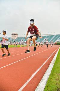 BIB: 2079
                            <button type="button" onclick="openModal(5988860)" class="btn btn-primary btn-sm float-right btn-popup" data-toggle="modal" data-target=".modal-high-quality">
                        <i class="fas fa-shopping-cart"></i> Add to Cart
                    </button>
                                            <button type="button" onclick="isThisMe(5988860, true)" class="btn btn-success btn-sm float-right btn-popup btn-isme hidden" data-toggle="tooltip" data-placement="bottom" title="นี่คือรูปของคุณใช่ไหม คลิกที่นี่เพื่อเอาเข้าอัลบั้ม">
                        <i class="fas fa-plus"></i> Add to album
                    </button>
                    <button type="button" onclick="isThisMe(5988860, false)" class="btn btn-warning btn-sm float-right btn-popup btn-isnotme hidden">
                        <i class="fas fa-ban"></i> Remove from album
                    </button>