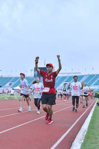 BIB: 5896, 896
                            <button type="button" onclick="openModal(5994168)" class="btn btn-primary btn-sm float-right btn-popup" data-toggle="modal" data-target=".modal-high-quality">
                        <i class="fas fa-shopping-cart"></i> Add to Cart
                    </button>
                                            <button type="button" onclick="isThisMe(5994168, true)" class="btn btn-success btn-sm float-right btn-popup btn-isme hidden" data-toggle="tooltip" data-placement="bottom" title="นี่คือรูปของคุณใช่ไหม คลิกที่นี่เพื่อเอาเข้าอัลบั้ม">
                        <i class="fas fa-plus"></i> Add to album
                    </button>
                    <button type="button" onclick="isThisMe(5994168, false)" class="btn btn-warning btn-sm float-right btn-popup btn-isnotme hidden">
                        <i class="fas fa-ban"></i> Remove from album
                    </button>